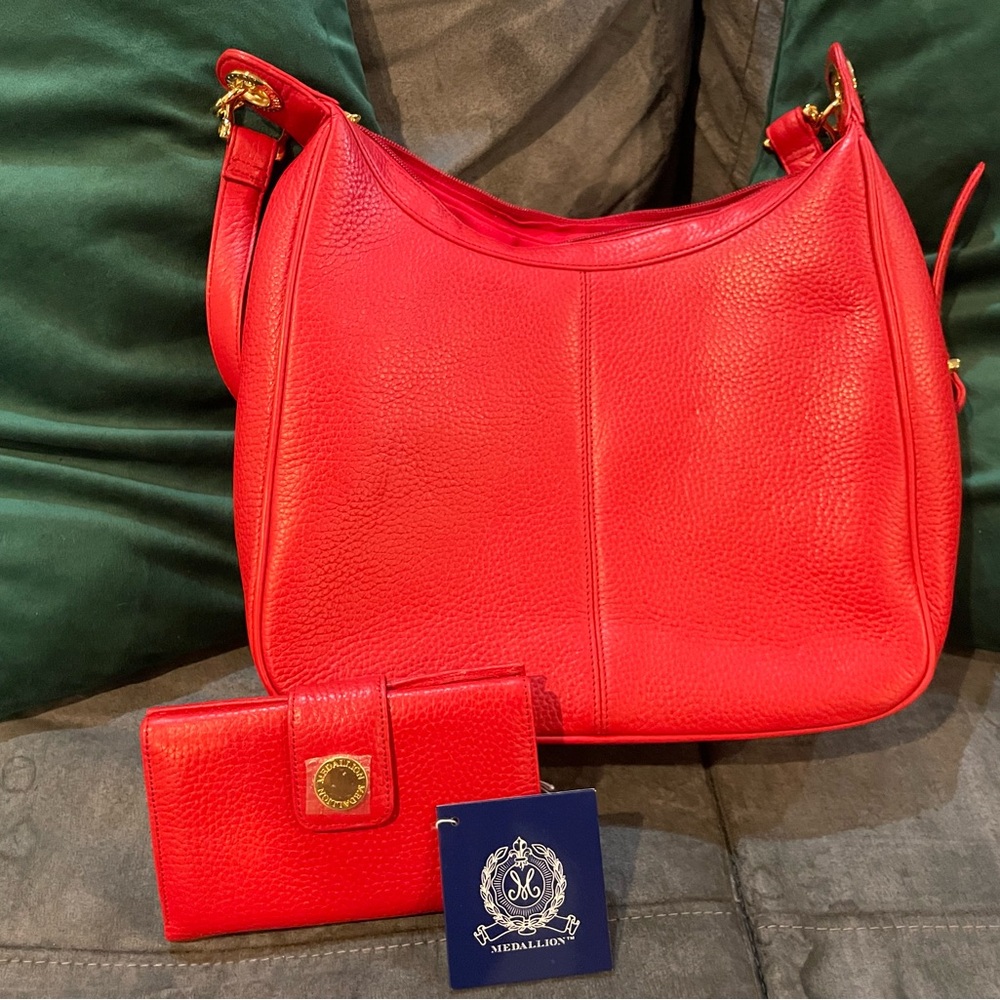 Medallion Red Purse and Wallet
